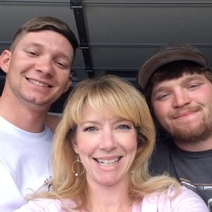 Meet your Posher, Thyra